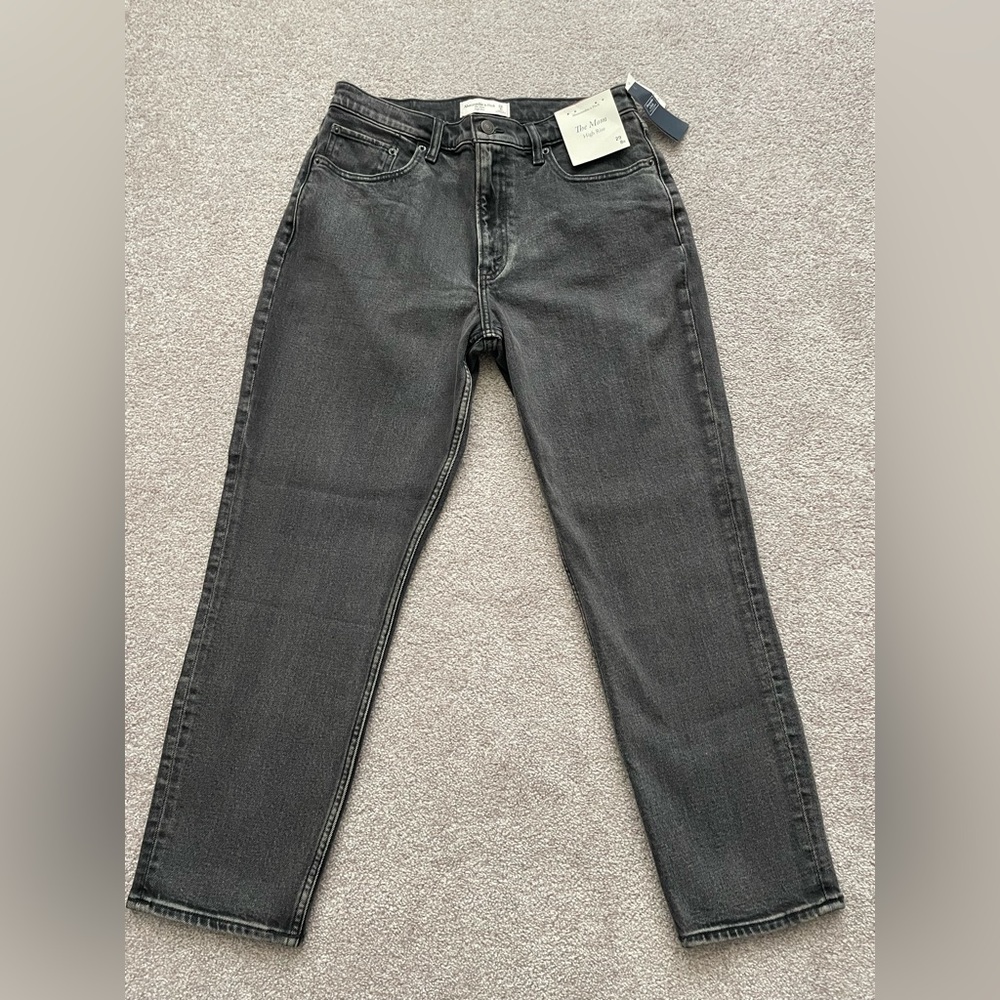 NWT Abercrombie High Rise Mom Jean